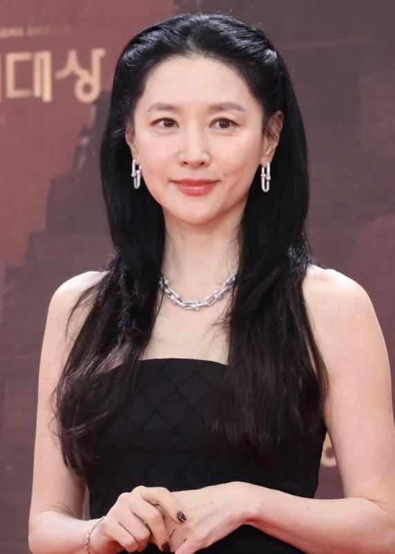 10 mỹ nhân Hàn Quốc đẹp tự nhiên hoàn hảo nhất: Song Hye Kyo chỉ đứng thứ 4, top 1 cả châu Á công nhận- Ảnh 8.