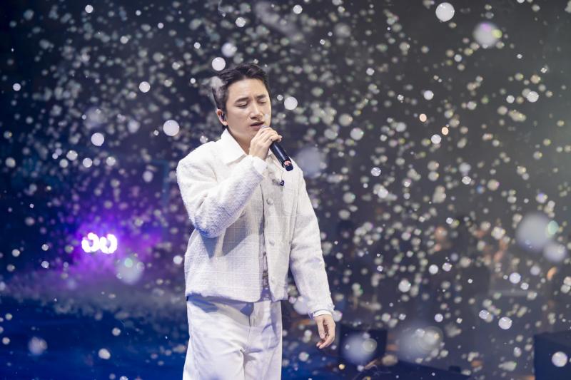 Hòa Minzy xinh như công chúa, Phan Mạnh Quỳnh - Quách Văn Thơm mang loạt hit thăng hoa tại WeFamily Awards - Ảnh 7.
