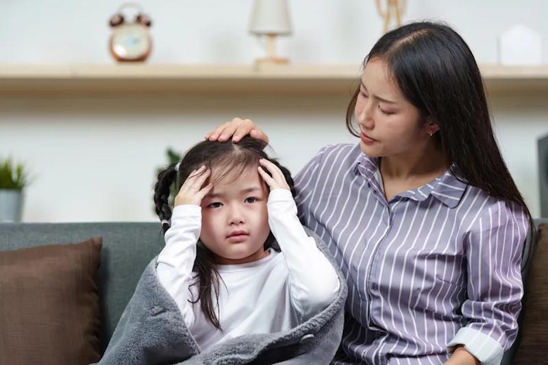 Trẻ vừa khỏi cảm lạnh đã kêu đau tai: Cảnh giác căn bệnh có thể ảnh hưởng thính lực - Ảnh 1.