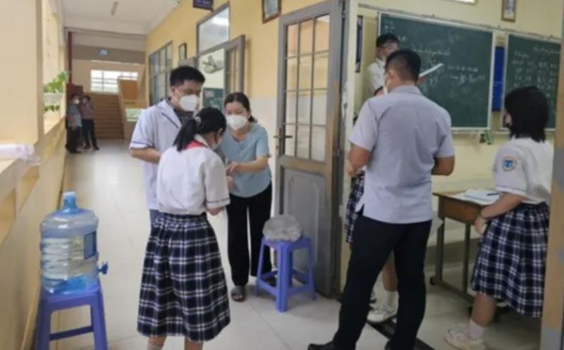 Bệnh não mô cầu có thể diễn tiến nhanh, cần đặc biệt chú ý 4 dấu hiệu này - Ảnh 2.