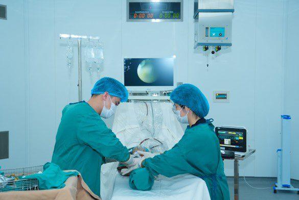 Người đàn ông nhập viện sau mũi tiêm tại phòng khám tư- Ảnh 1.
