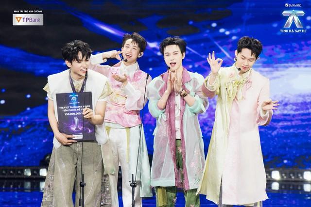 Tiết mục nhận giải “The Viet Vanguard Award - Tiên Phong Đất Việt”: Đưa ca trù lên Top 1 thịnh hành, học hát từ nghệ nhân 60 năm giữ nghề - Ảnh 2.