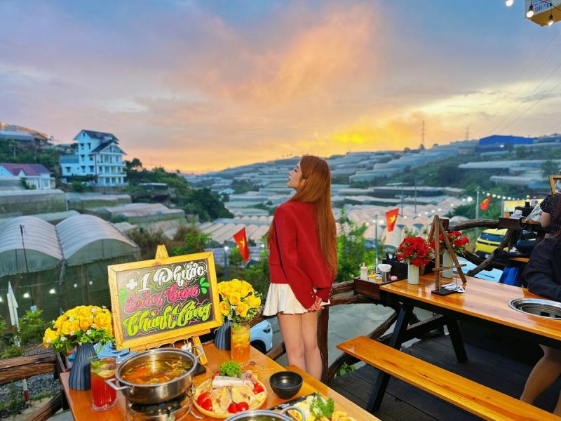 Tiệm Nướng Trạm Dừng Chill: một buổi chiều ăn BBQ, ngắm tàu cổ và chờ Đà Lạt lên đèn - Ảnh 4.