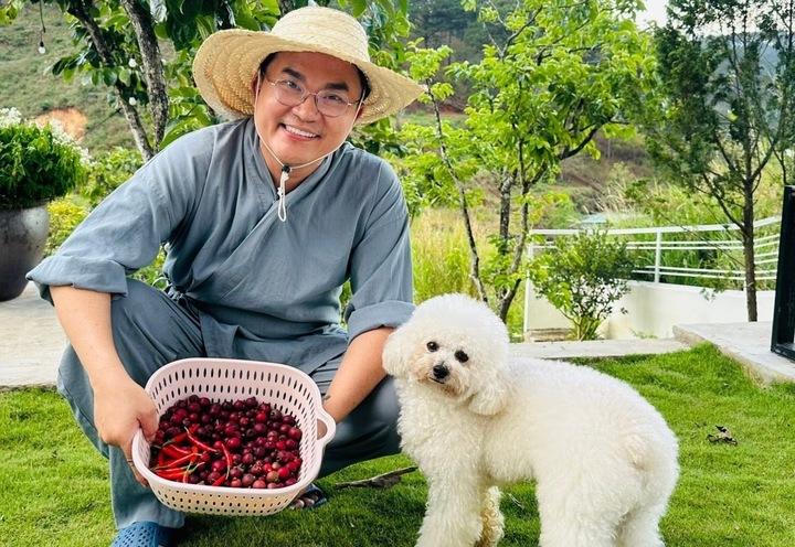 Nam NSƯT đóng phim dẫn đầu phòng vé: MC đình đám Vbiz, U50 độc thân giàu có- Ảnh 4.