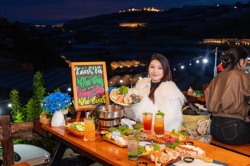 Tiệm Nướng Trạm Dừng Chill: một buổi chiều ăn BBQ, ngắm tàu cổ và chờ Đà Lạt lên đèn - Ảnh 9.