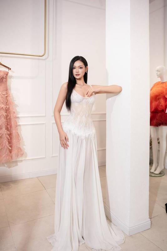 Đỗ Mỹ Linh đọ sắc cùng hội dâu hào môn, 1 Hoa hậu bí ẩn nhất Vbiz bất ngờ xuất hiện - Ảnh 19.