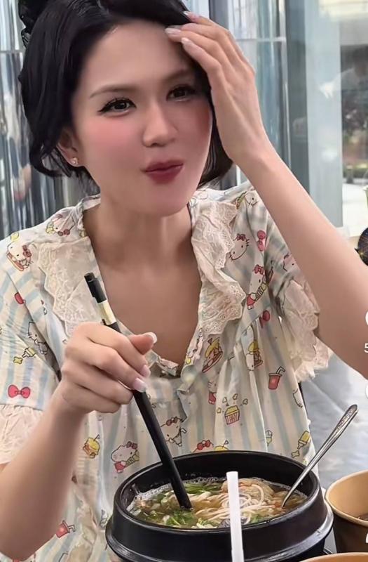 Mâm cơm nhà của Quốc Trường và Ngọc Trinh- Ảnh 16.