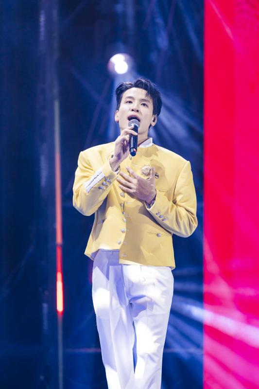 Hòa Minzy xinh như công chúa, Phan Mạnh Quỳnh - Quách Văn Thơm mang loạt hit thăng hoa tại WeFamily Awards - Ảnh 13.