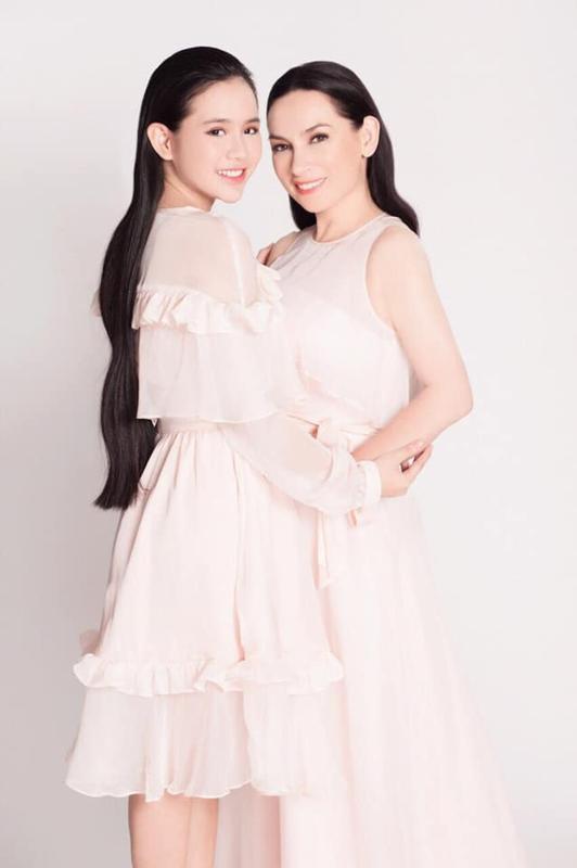 Con gái nuôi cố ca sĩ Phi Nhung nay đã khác xưa, xuất hiện thân thiết bên sao nam điển trai- Ảnh 3.