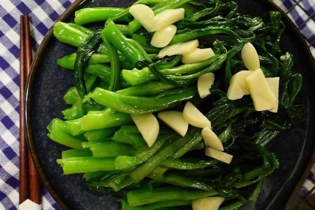 5 món rau dễ nấu lại giàu canxi, ăn một ít mỗi ngày sẽ đảm bảo cả gia đình bạn nhận đủ lượng canxi cần thiết - Ảnh 2.