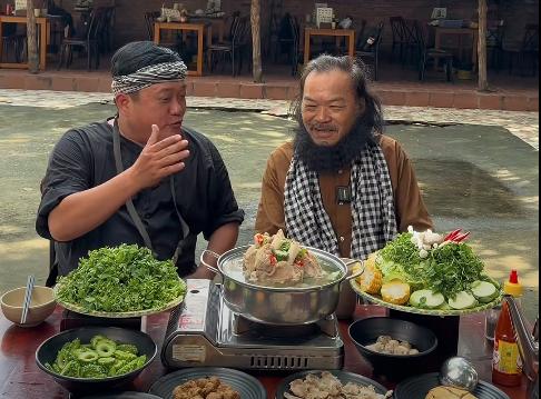 "Võ Tòng kinh điển" lộ diện gây sốt ở tuổi U60, vẫn sống ở TP.HCM sau khi rời showbiz- Ảnh 2.