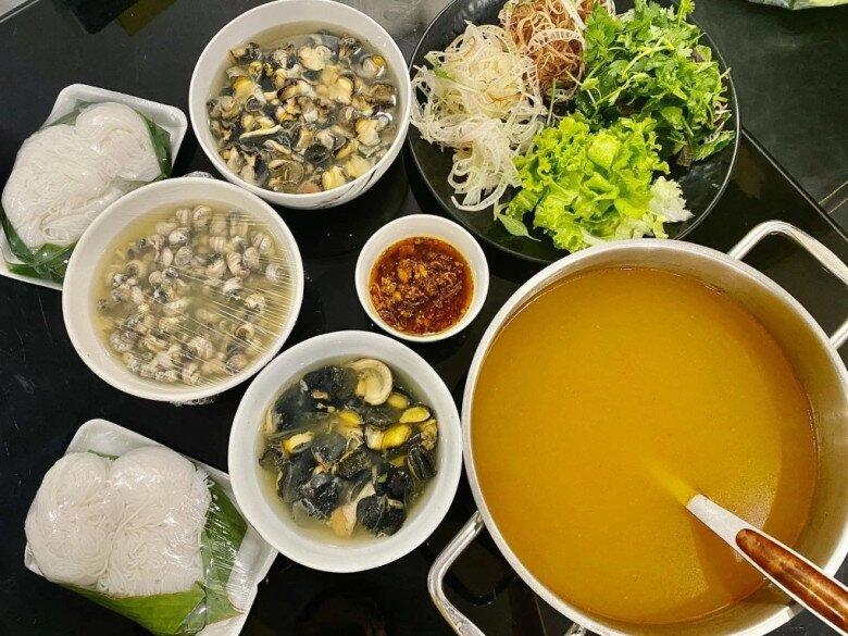 Mâm cơm nhà của Kiều Minh Tuấn- Ảnh 5.