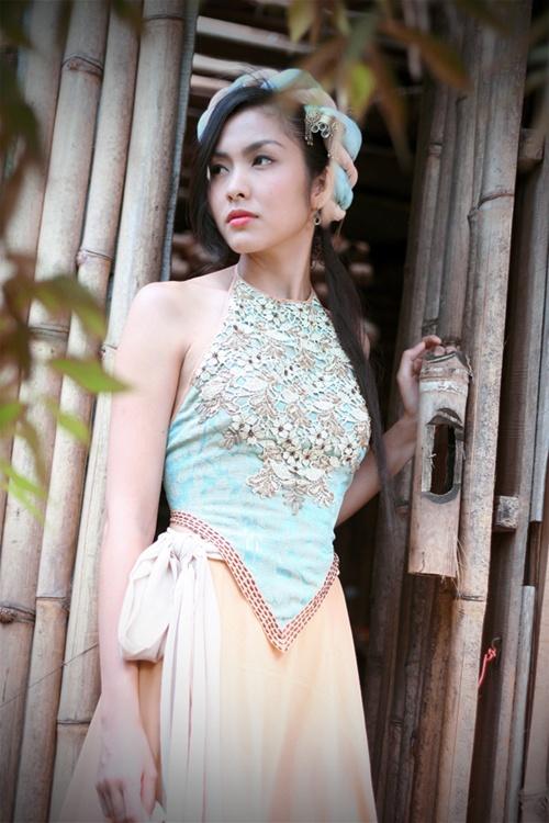 Cô bé theo mẹ bán nước mía giờ là dâu nhà tỷ phú, sống trong biệt thự triệu đô ở Thảo Điền (TP.HCM)- Ảnh 4.