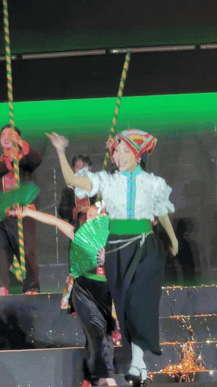 Phương Mỹ Chi đội chiếc khăn piêu, thẳng thắn nói về tranh cãi “làm buồn lòng khán giả”- Ảnh 2.