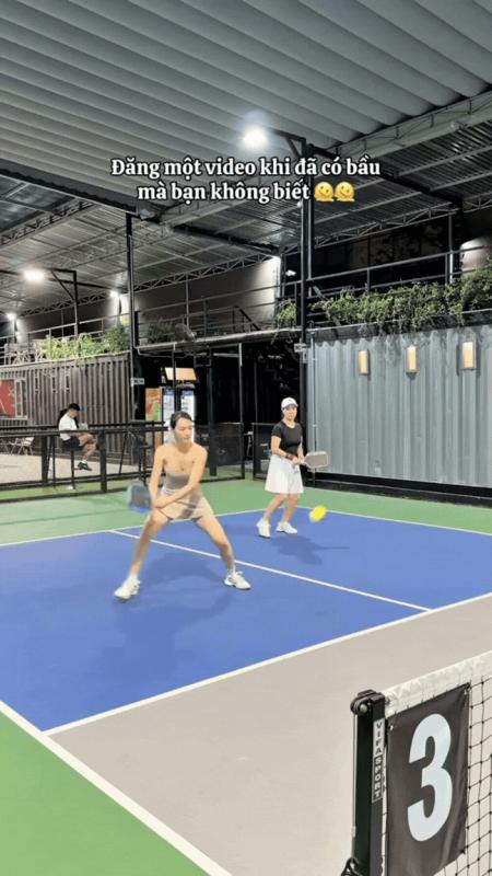 Vũ Thúy Quỳnh có bầu nhưng vẫn đi đánh pickle ball, tiết lộ lý do giấu giếm chuyện mang bầu - Ảnh 2.