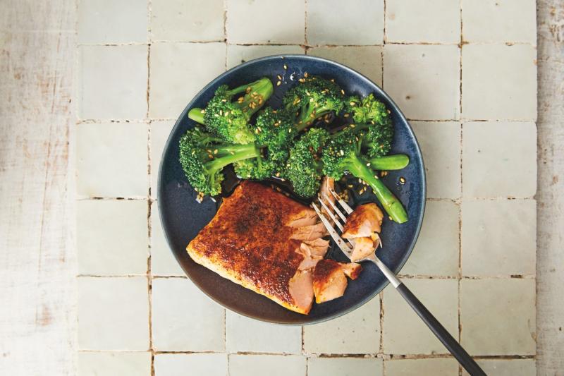 Ngoài rụng tóc, móng giòn, đây là 3 dấu hiệu cảnh báo cơ thể có thể đang thiếu protein - Ảnh 5.